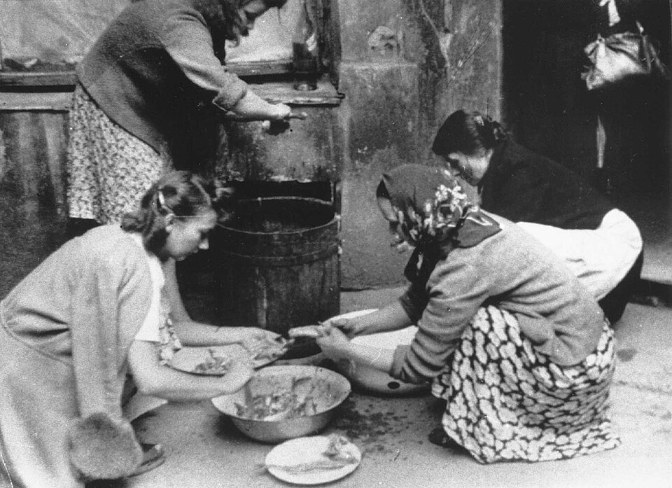 なぜワルシャワは63日間持ちこたえたのか｜市民生活・医療・通信・補給