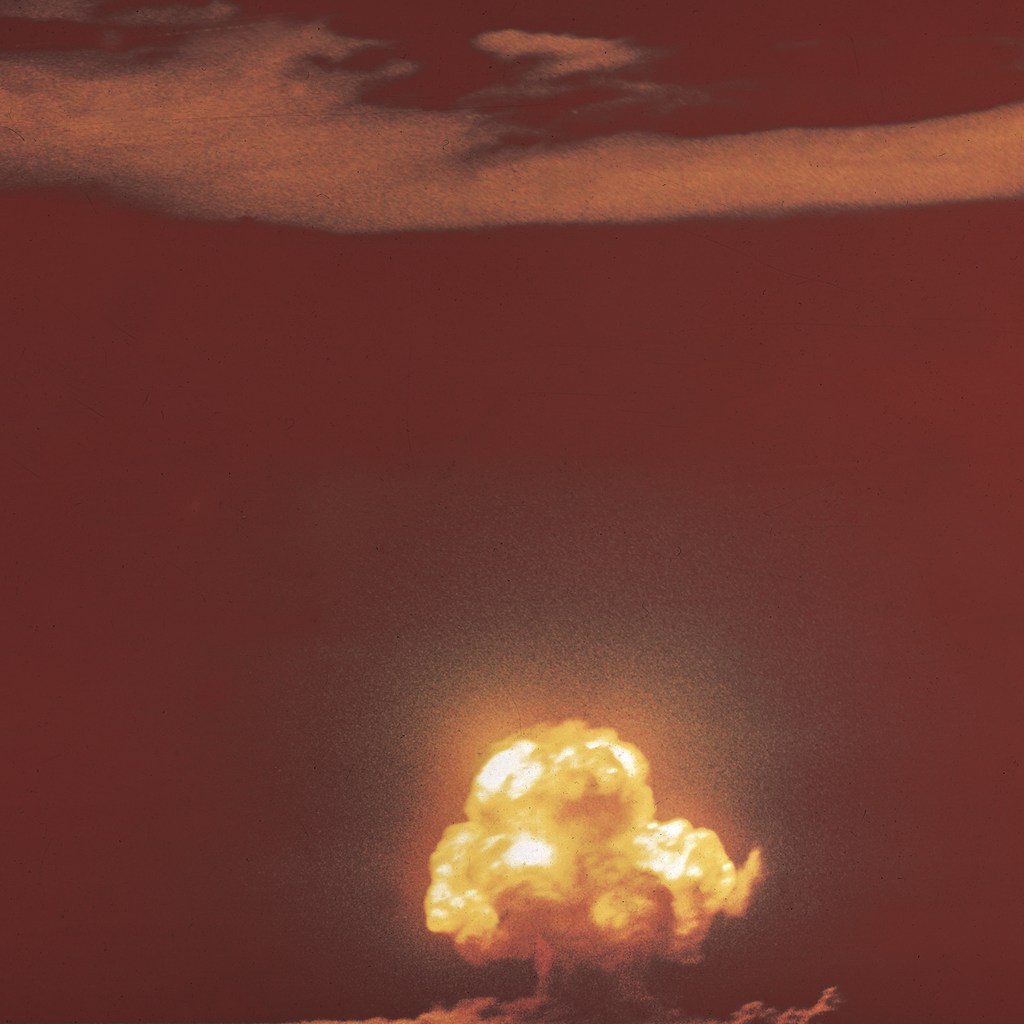 1945年7月16日のTrinity Testのfireball。世界初の核実験の瞬間。