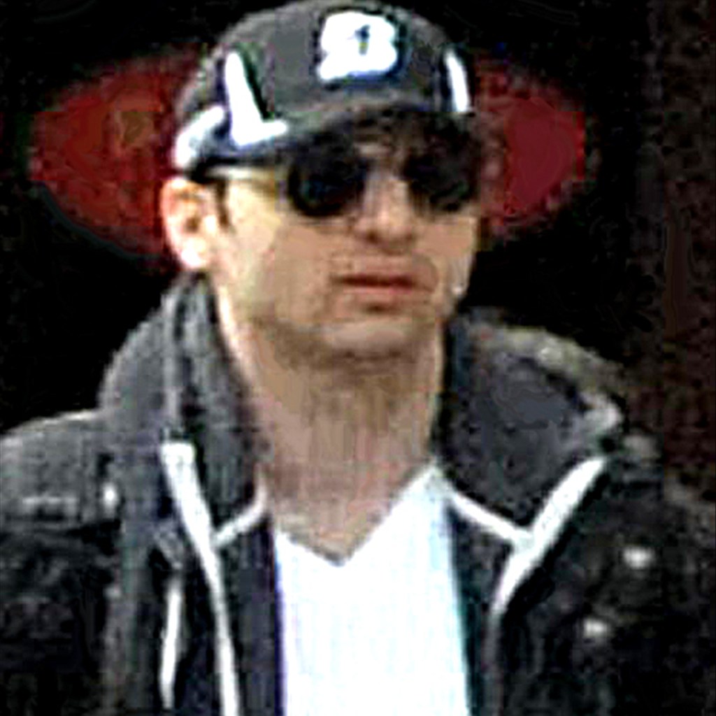 FBIが公開したタメルラン・ツァルナエフの写真。